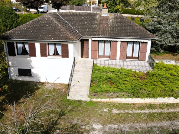 À vendre pavillon indépendant de 100 m² à Clamecy avec garage et terrasse en Bourgogne