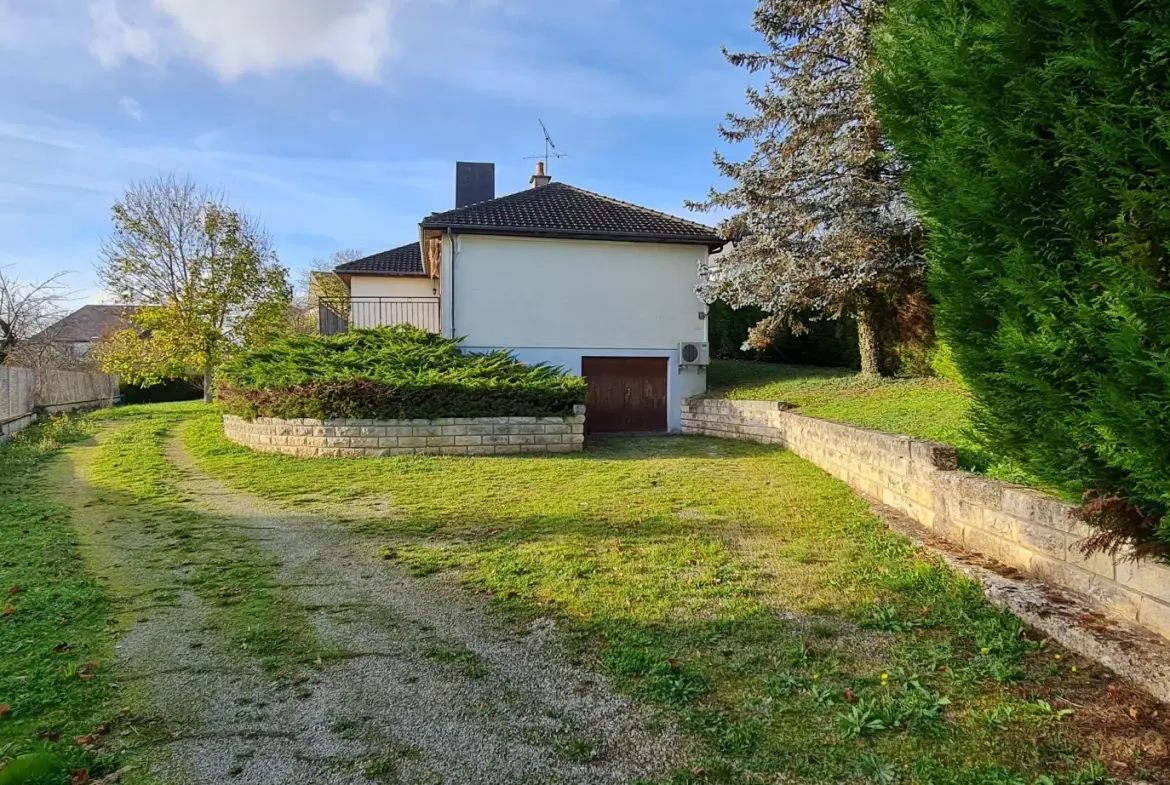 À vendre pavillon indépendant de 100 m² à Clamecy avec garage et terrasse en Bourgogne 