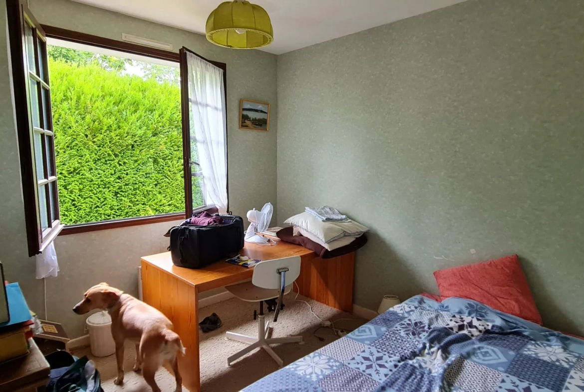 À vendre pavillon indépendant de 100 m² à Clamecy avec garage et terrasse en Bourgogne 