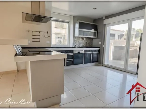 Maison lumineuse avec annexe de 83m² à Etival-Clairefontaine - Opportunité familiale