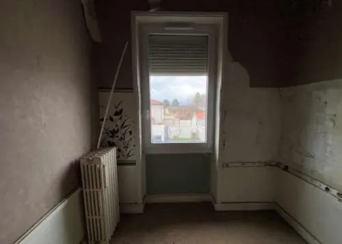 Grande villa à vendre avec 3 chambres à Thil – Enchère immobilière en France 
