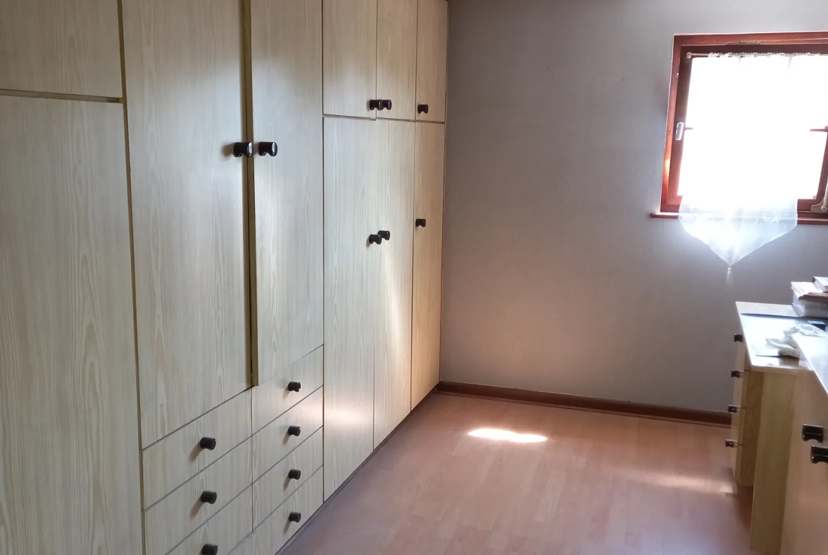 Maison de 166 m² à Manspach avec double logement et dépendance 