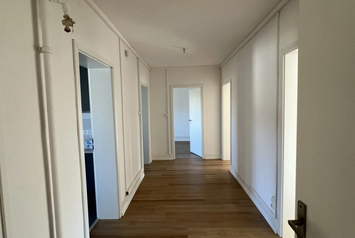 Duplex 93m² avec combles isolés à Saint-Louis, idéal pour famille ou investissement 