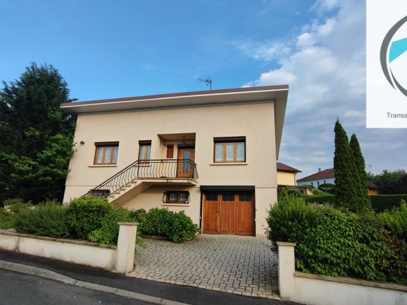 Maison familiale de 75 m² à Berche avec grande terrasse et garage