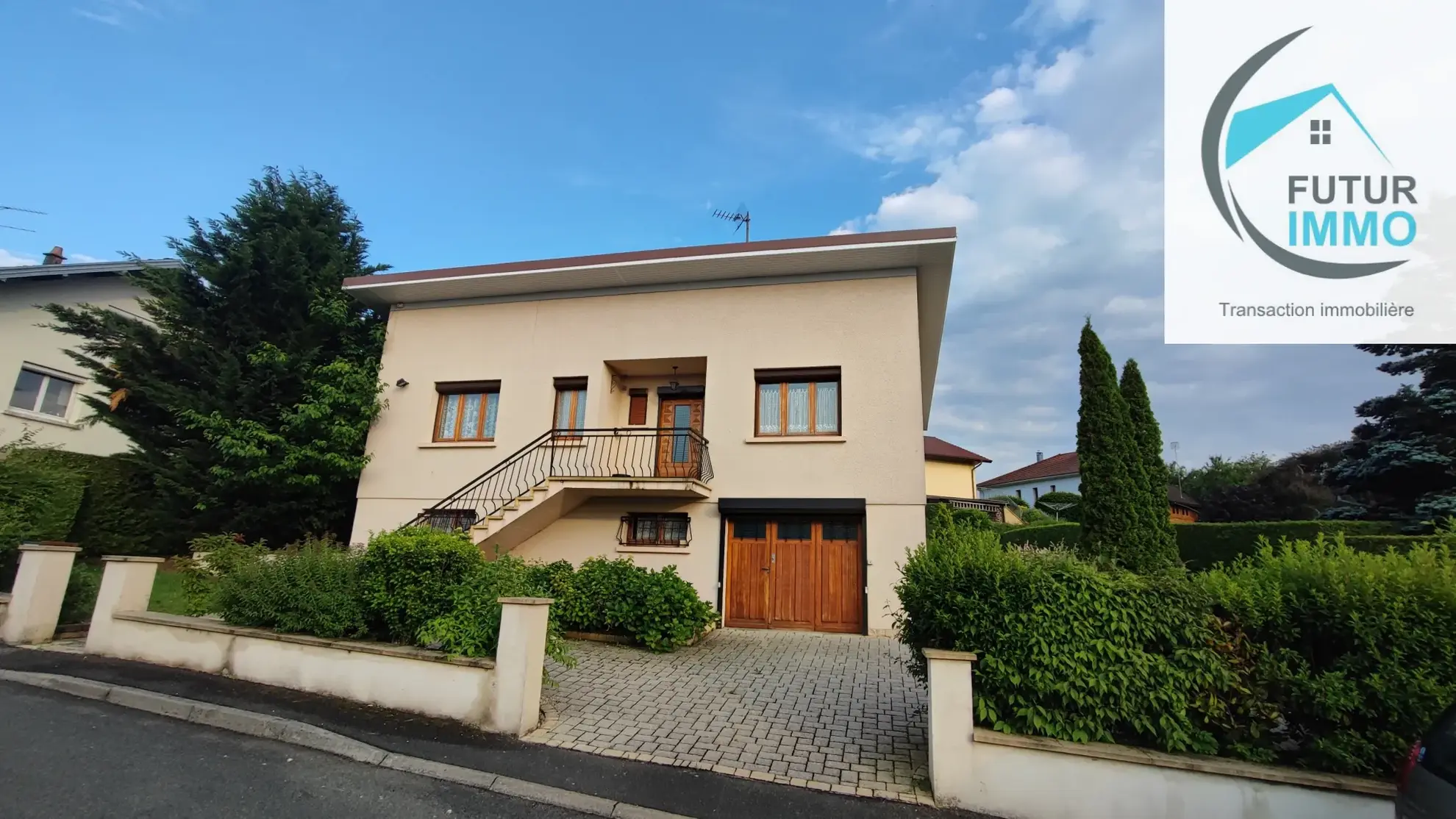Maison familiale de 75 m² à Berche avec grande terrasse et garage 