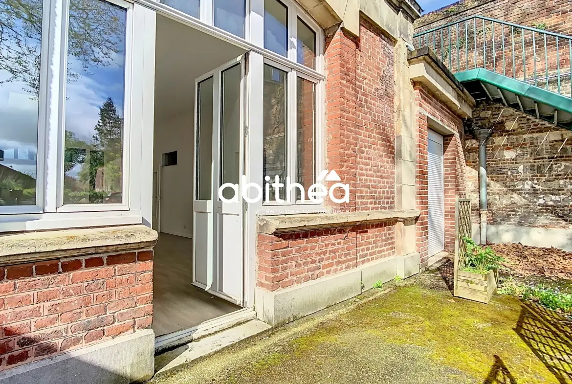Appartement T4 en rez de jardin à Arras avec terrasse, cave et parking 