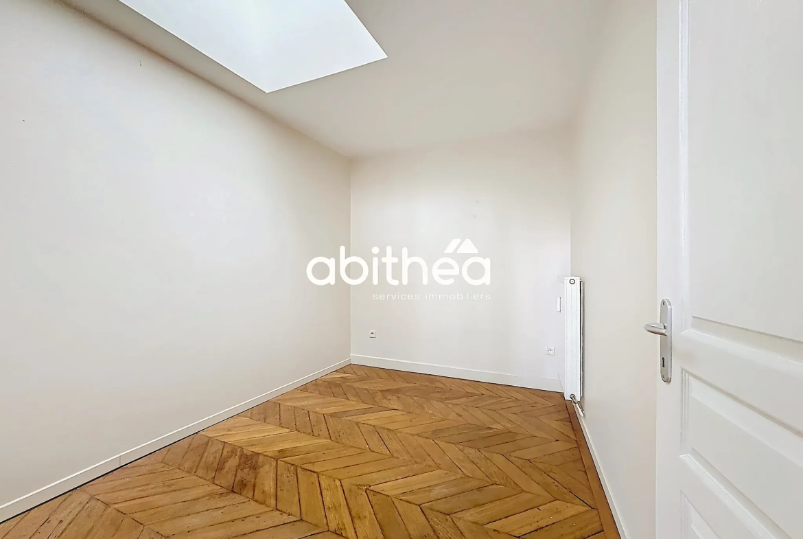 Appartement T4 en rez de jardin à Arras avec terrasse, cave et parking 
