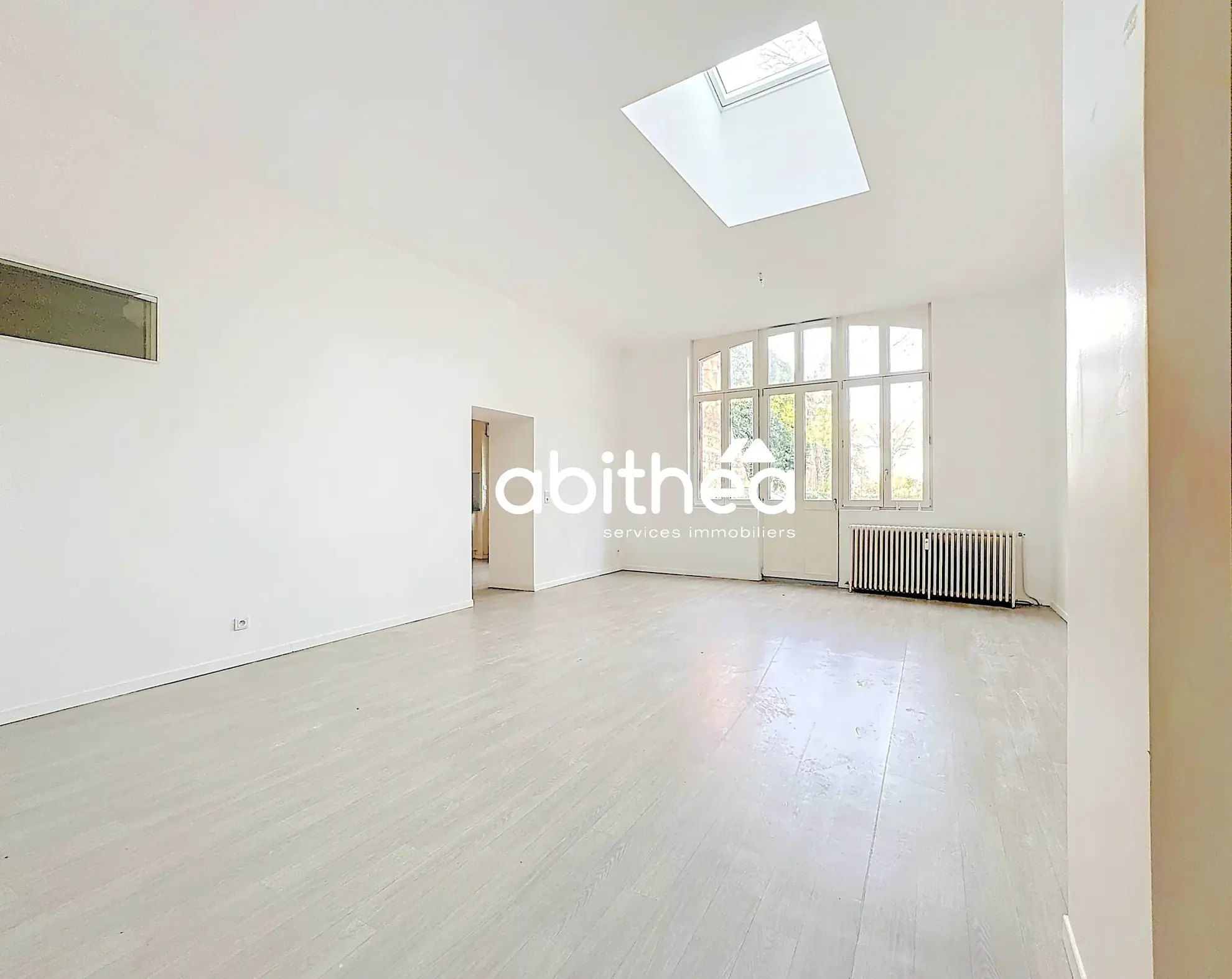 Appartement T4 en rez de jardin à Arras avec terrasse, cave et parking 