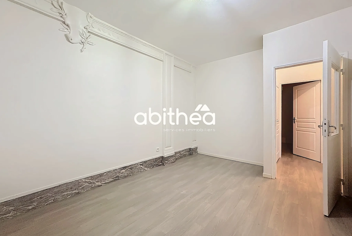 Appartement T4 en rez de jardin à Arras avec terrasse, cave et parking 
