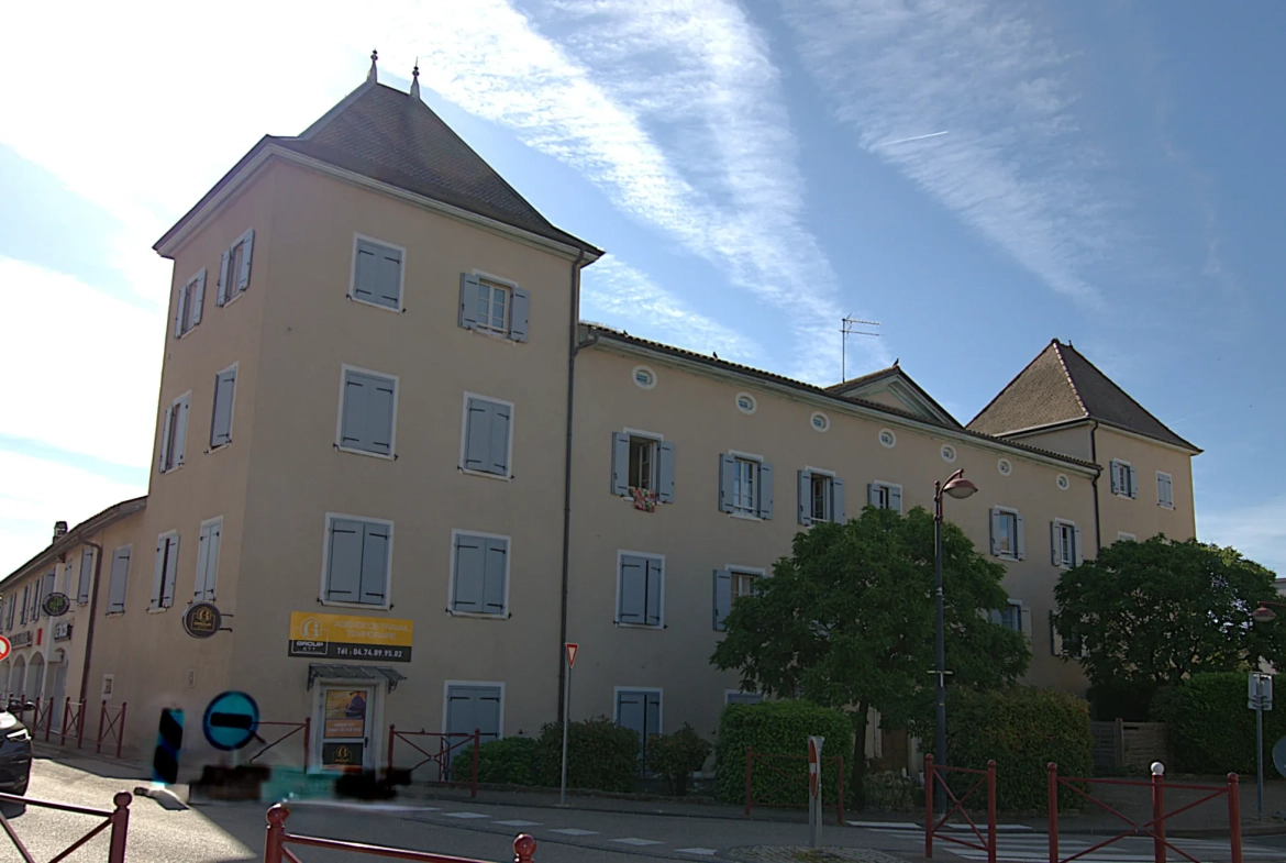 Investissez dans un duplex T2 de 62,72 m² à Jassans Riottier, résidence avec stationnement privé 