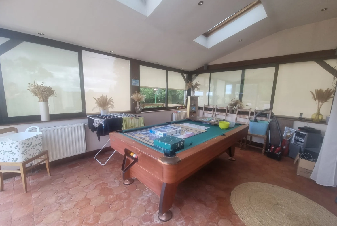 Maison de 90 m² avec grand terrain et double garage près de Le Mêle-Sur-Sarthe 