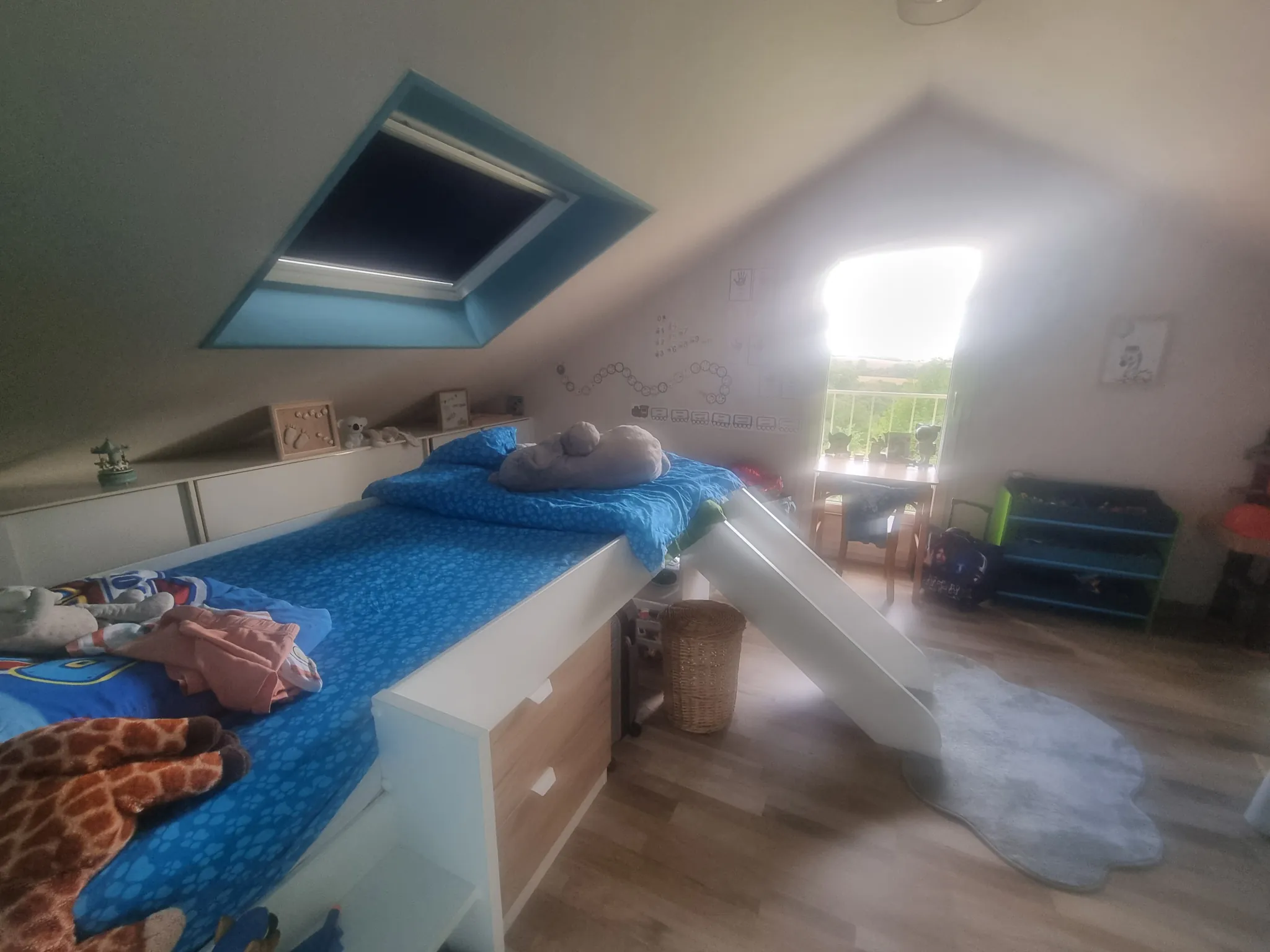 Maison de 90 m² avec grand terrain et double garage près de Le Mêle-Sur-Sarthe 