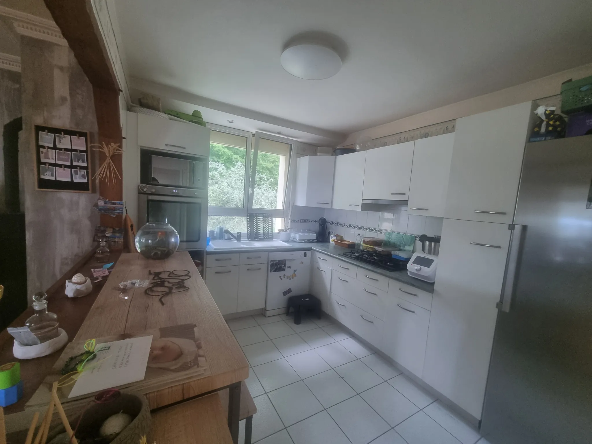 Maison de 90 m² avec grand terrain et double garage près de Le Mêle-Sur-Sarthe 