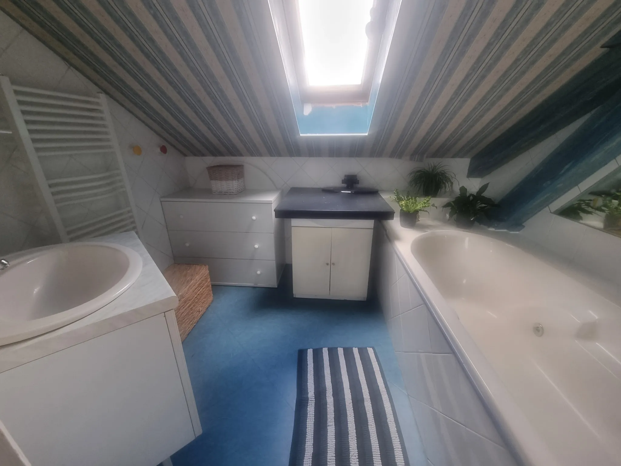 Maison de 90 m² avec grand terrain et double garage près de Le Mêle-Sur-Sarthe 