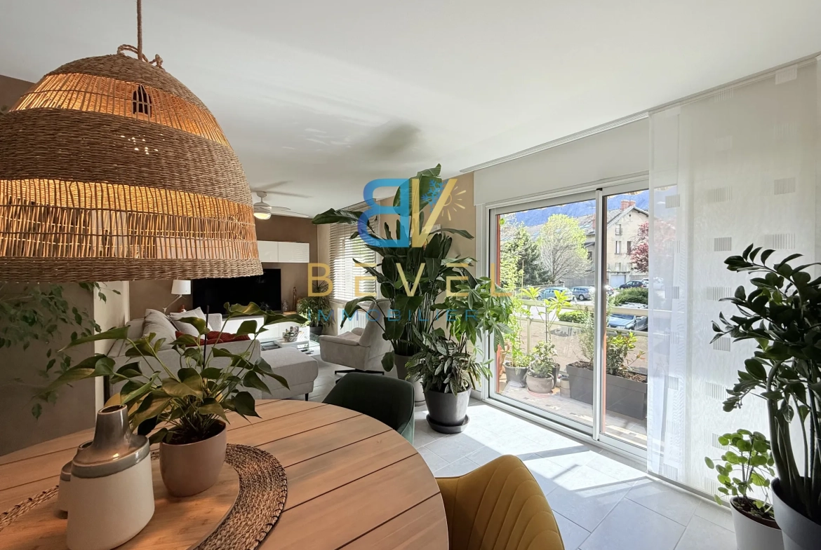Appartement T4 lumineux avec terrasse, cave et garage à Saint-Jean-de-Maurienne 