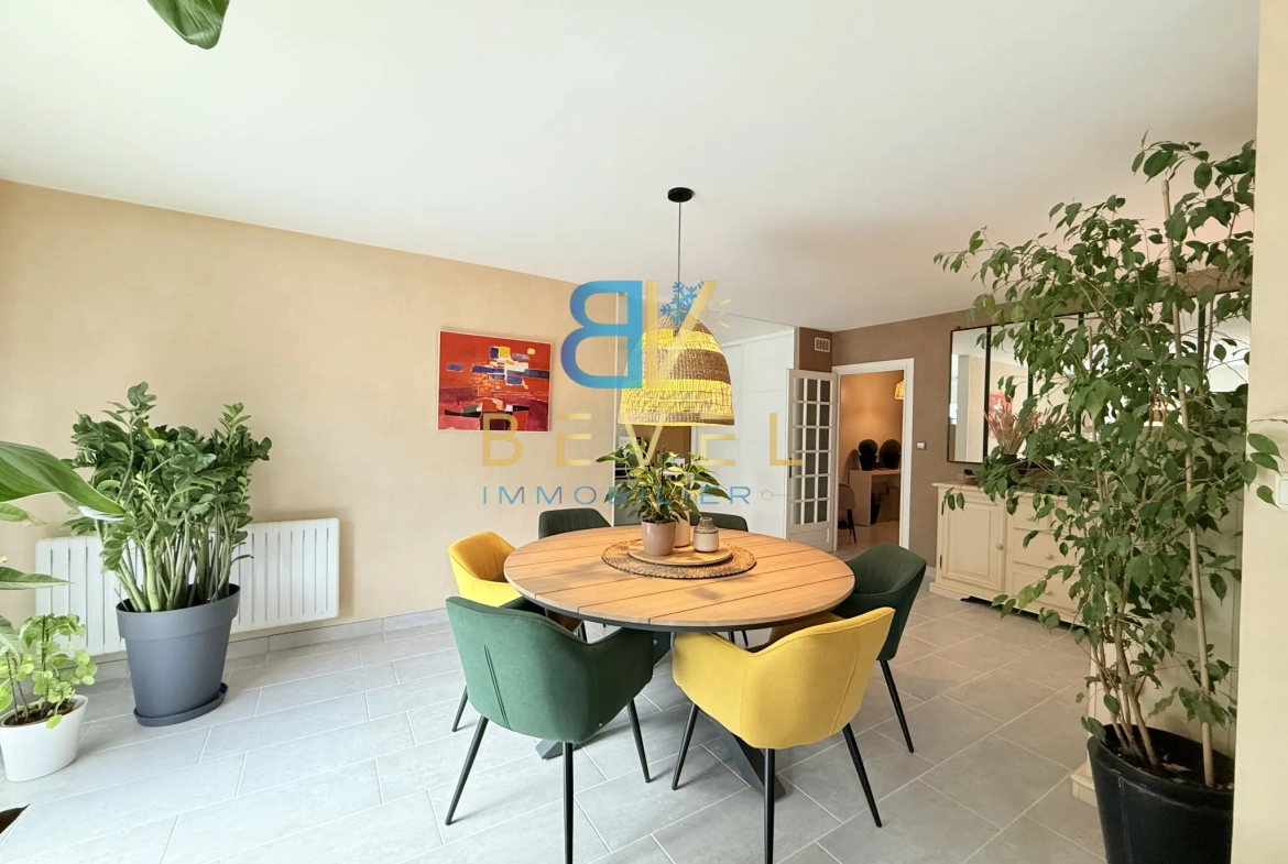 Appartement T4 lumineux avec terrasse, cave et garage à Saint-Jean-de-Maurienne 