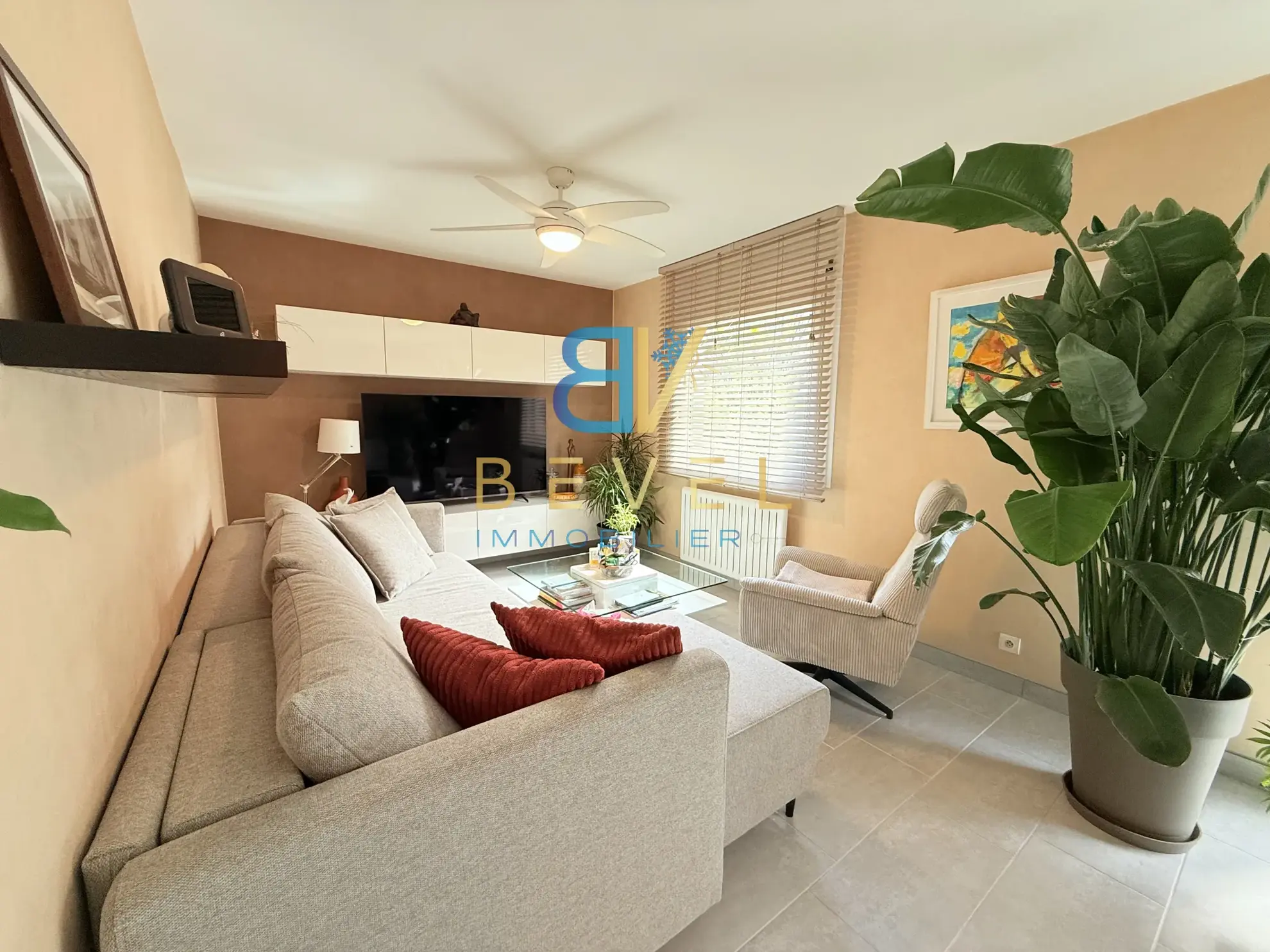 Appartement T4 lumineux avec terrasse, cave et garage à Saint-Jean-de-Maurienne 