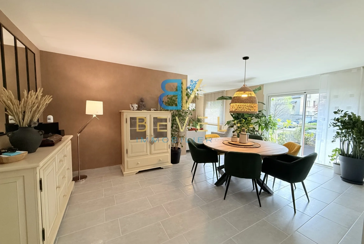 Appartement T4 lumineux avec terrasse, cave et garage à Saint-Jean-de-Maurienne 
