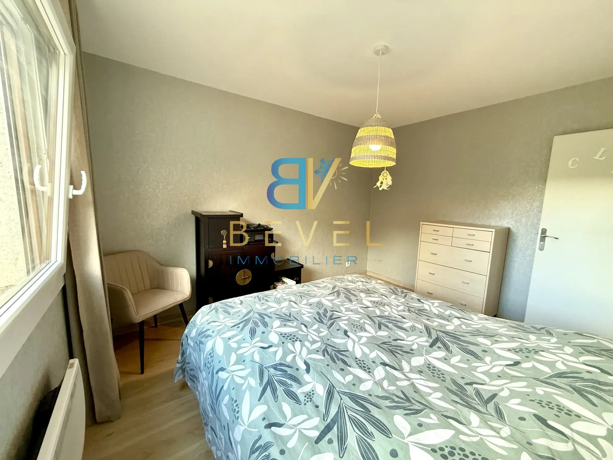Appartement T4 lumineux avec terrasse, cave et garage à Saint-Jean-de-Maurienne 