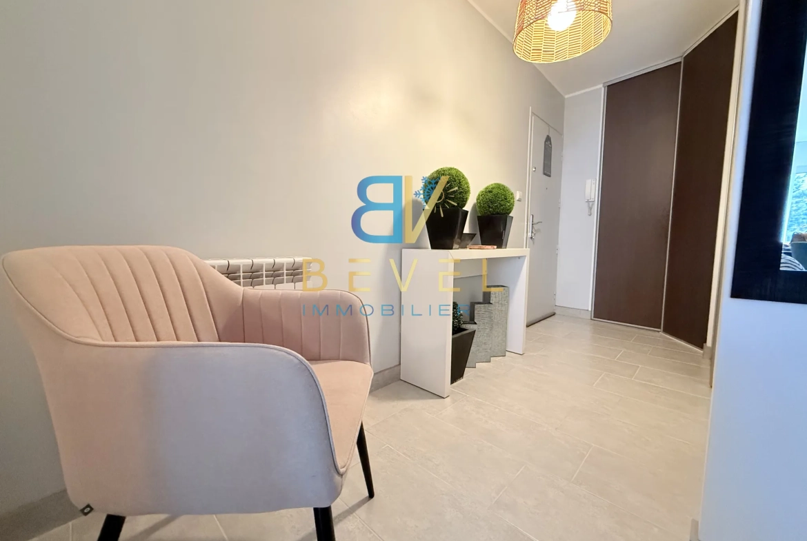 Appartement T4 lumineux avec terrasse, cave et garage à Saint-Jean-de-Maurienne 