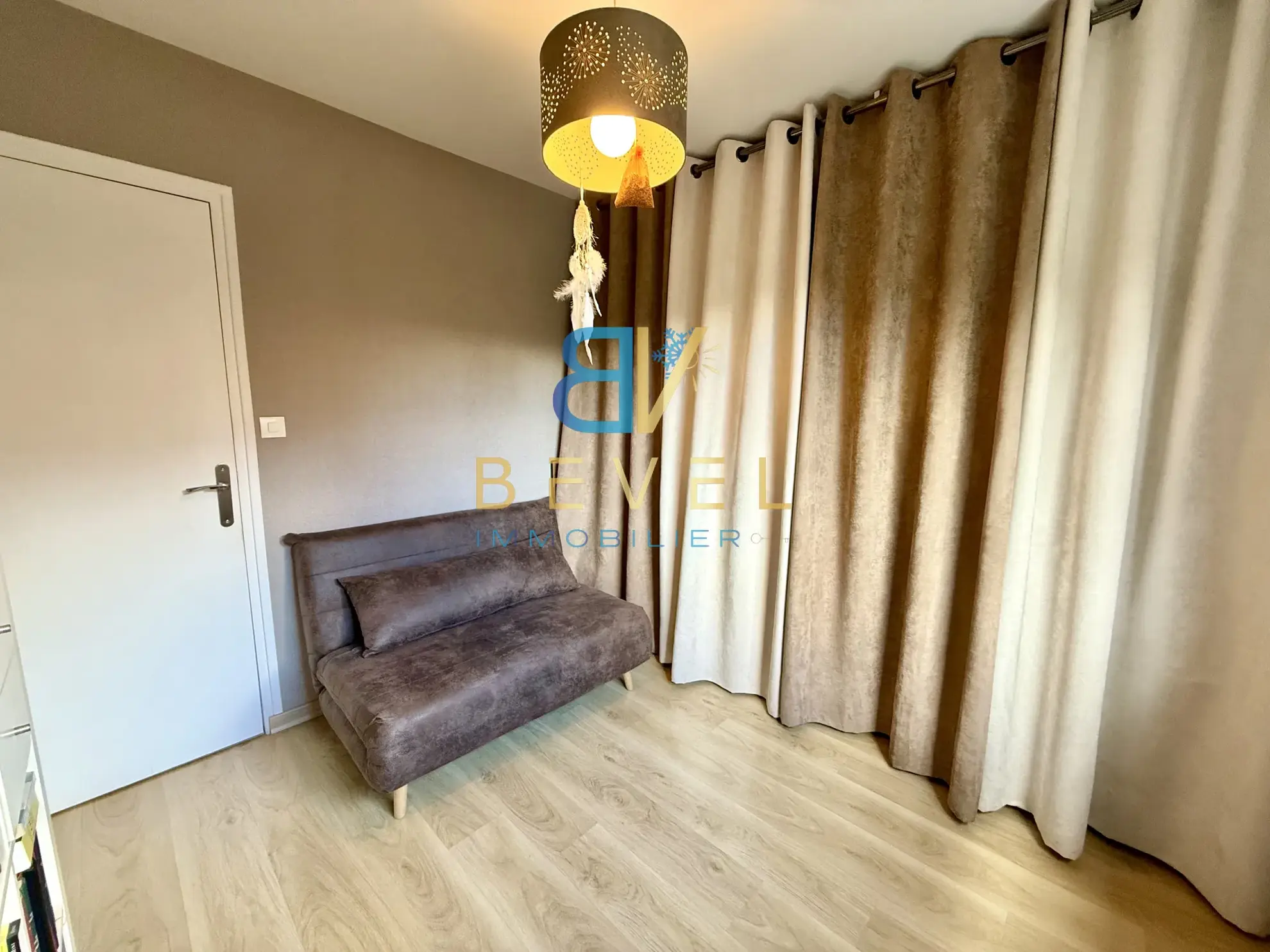 Appartement T4 lumineux avec terrasse, cave et garage à Saint-Jean-de-Maurienne 