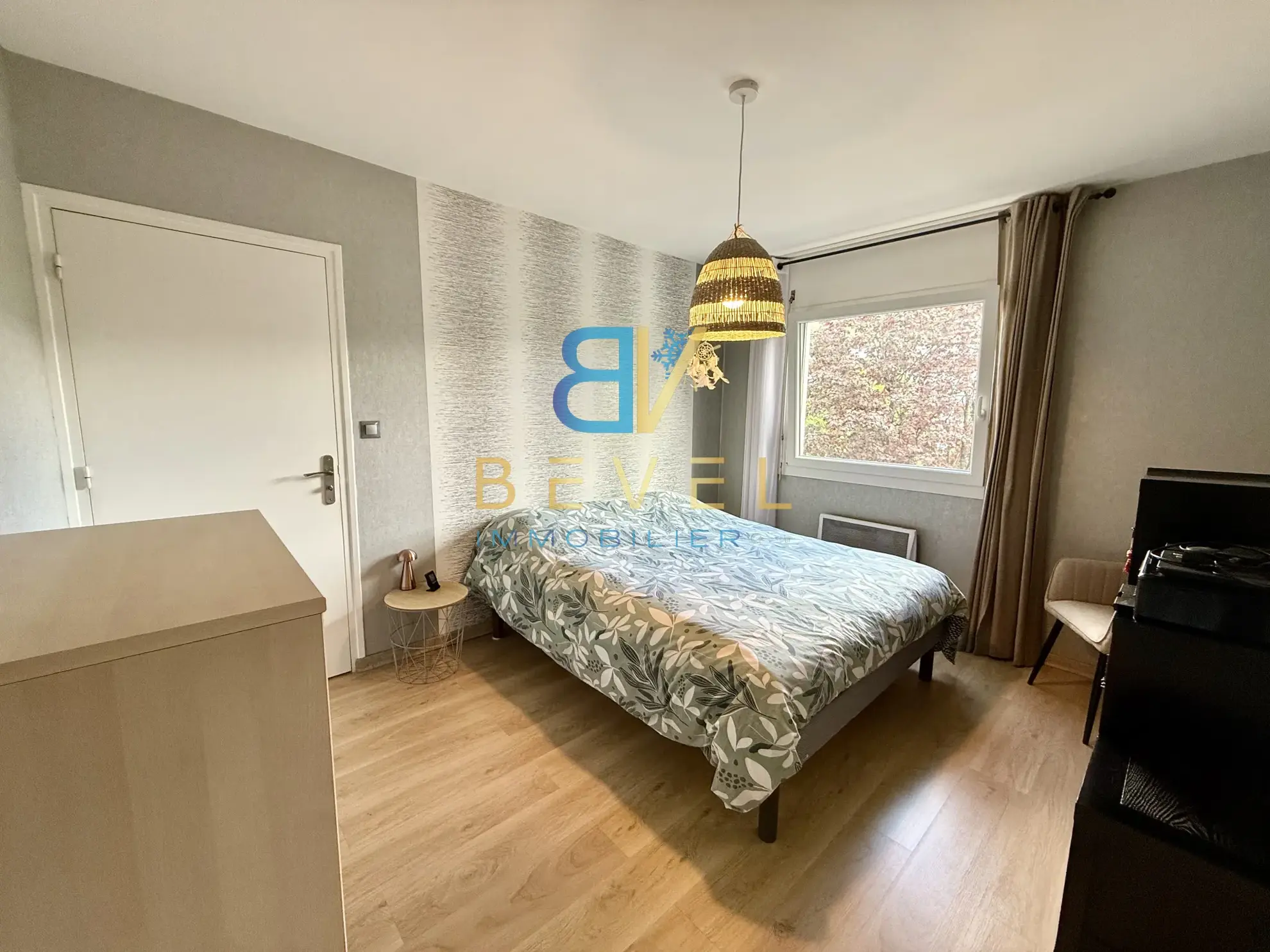 Appartement T4 lumineux avec terrasse, cave et garage à Saint-Jean-de-Maurienne 