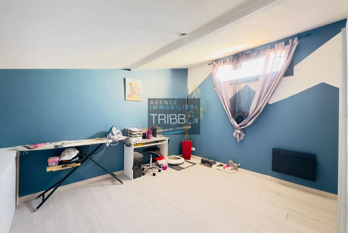 Villa moderne RT2012 avec 4 chambres, piscine et garage à Pollestres 