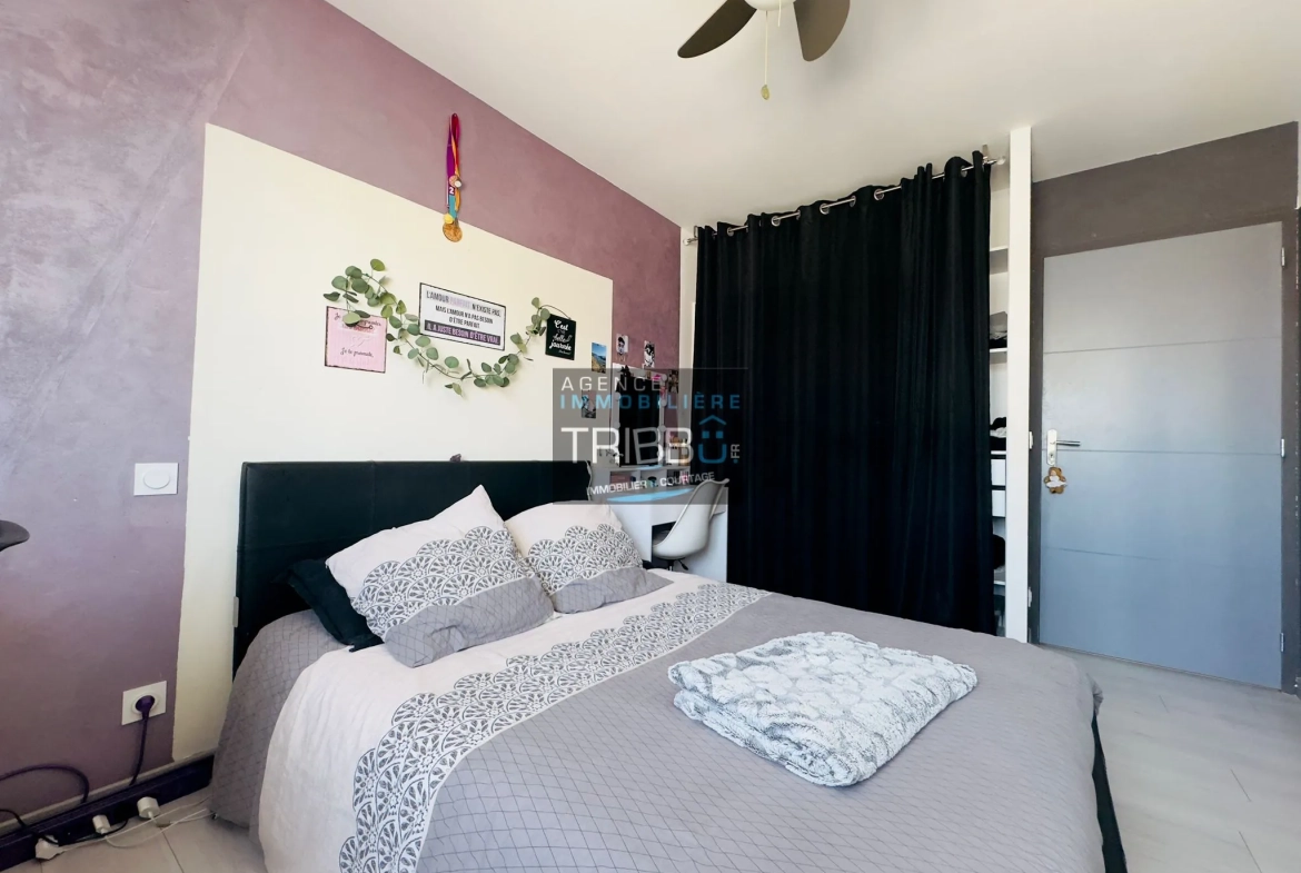 Villa moderne RT2012 avec 4 chambres, piscine et garage à Pollestres 