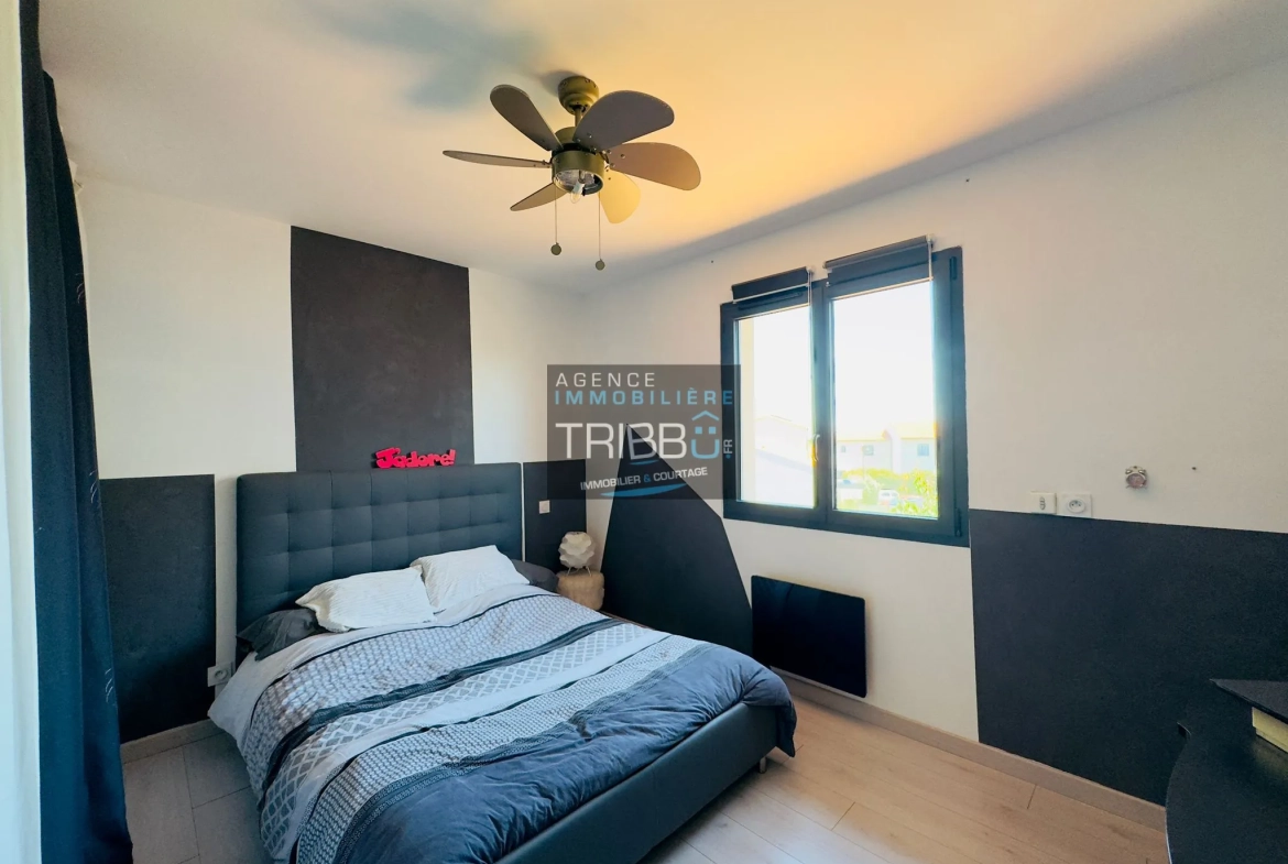 Villa moderne RT2012 avec 4 chambres, piscine et garage à Pollestres 