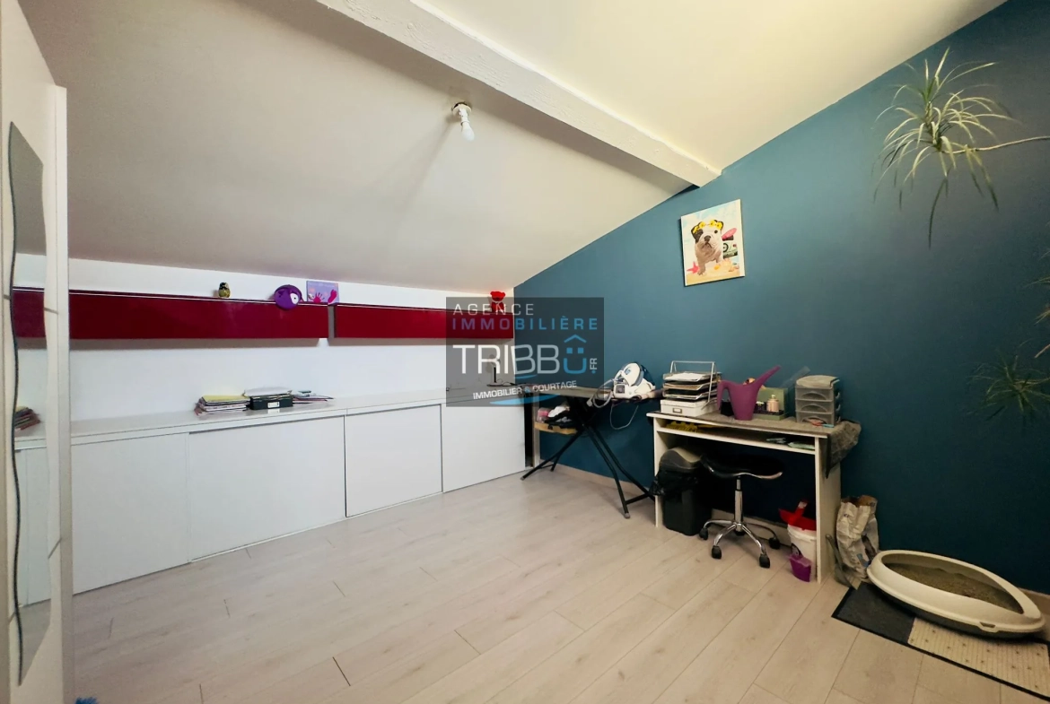 Villa moderne RT2012 avec 4 chambres, piscine et garage à Pollestres 