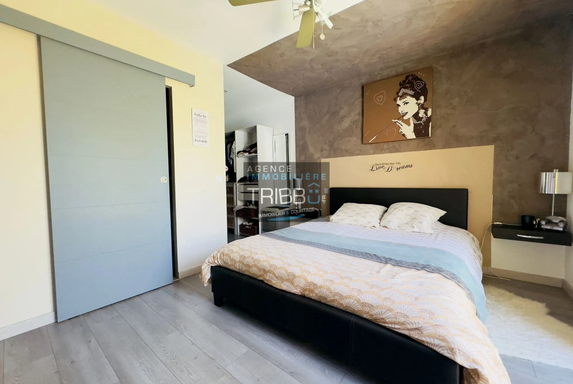 Villa moderne RT2012 avec 4 chambres, piscine et garage à Pollestres 