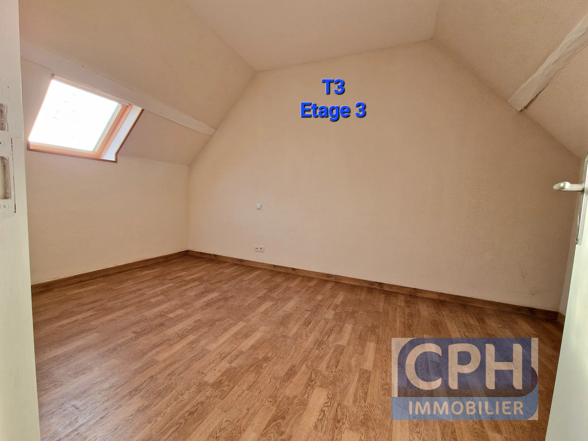 Immeuble à Trun 167 m² avec potentiel locatif et travaux à prévoir 