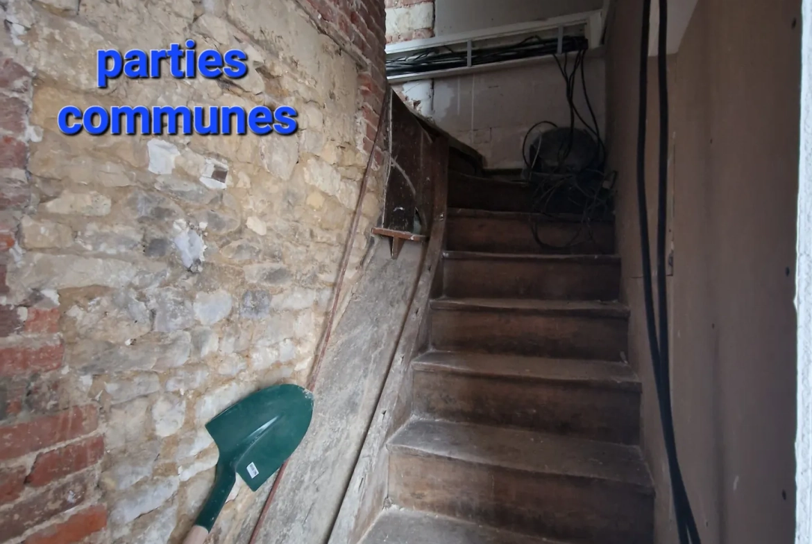 Immeuble à Trun 167 m² avec potentiel locatif et travaux à prévoir 