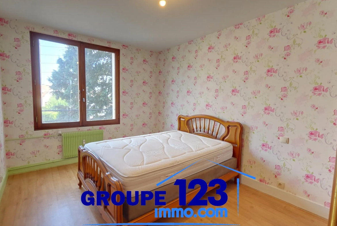 Maison authentique à Looze avec dépendances et jardin clos 