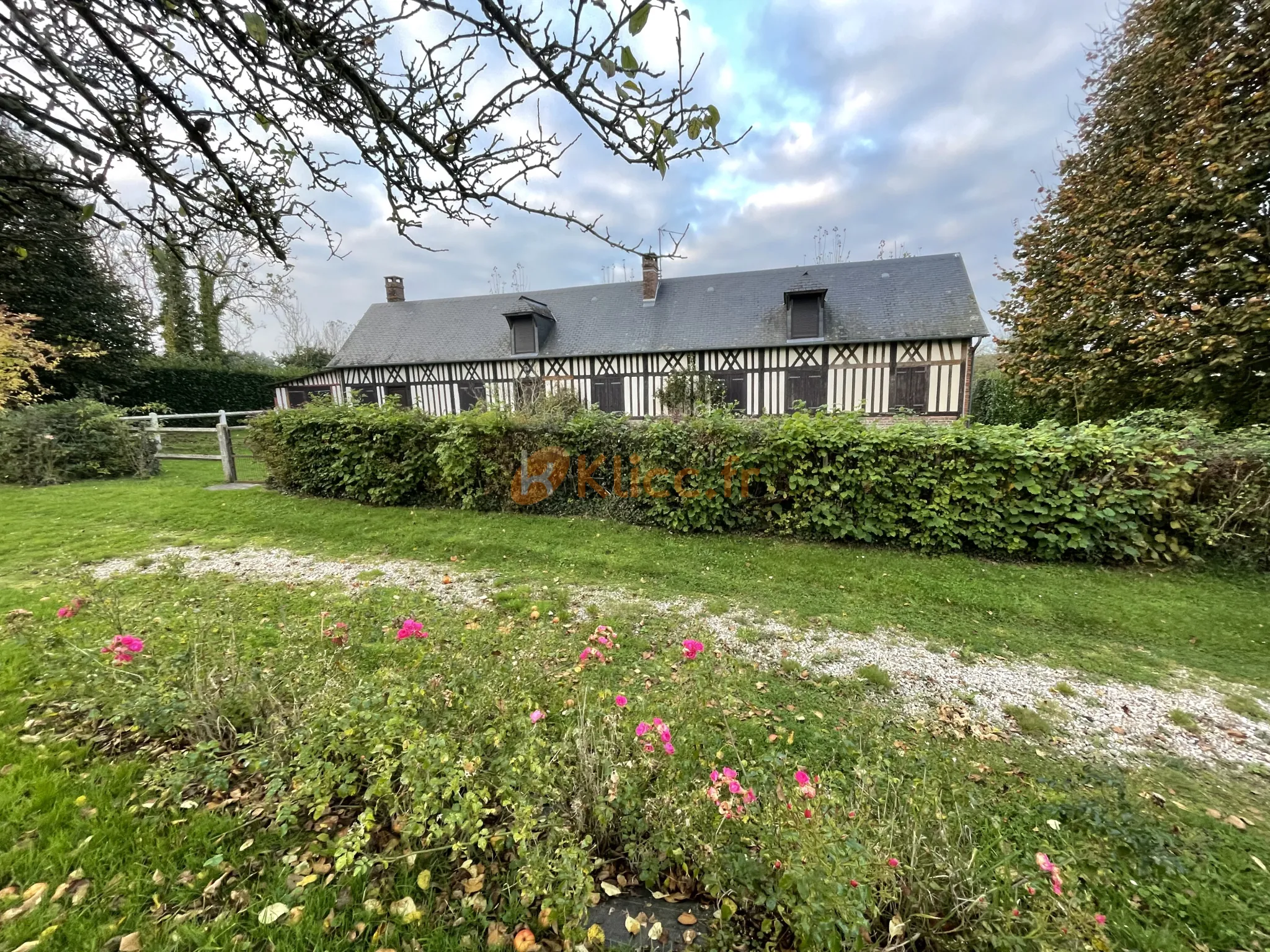 Longère authentique avec 6 chambres, jardin 1600m², proche Veules les Roses 