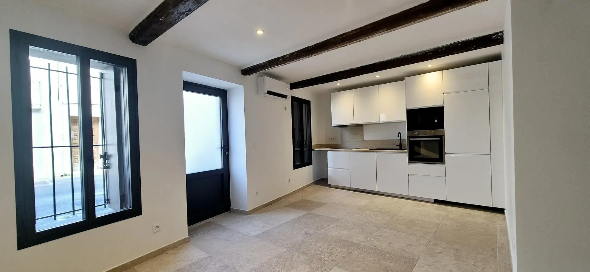 Maison de village T3 rénovée à Mudaison, 65m2, confort moderne 