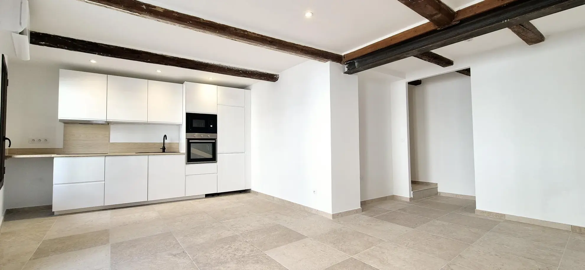 Maison de village T3 rénovée à Mudaison, 65m2, confort moderne 