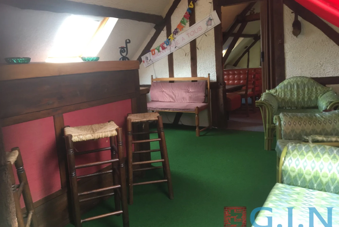 Maison de maître à Boos avec dépendance et jardin arboré 