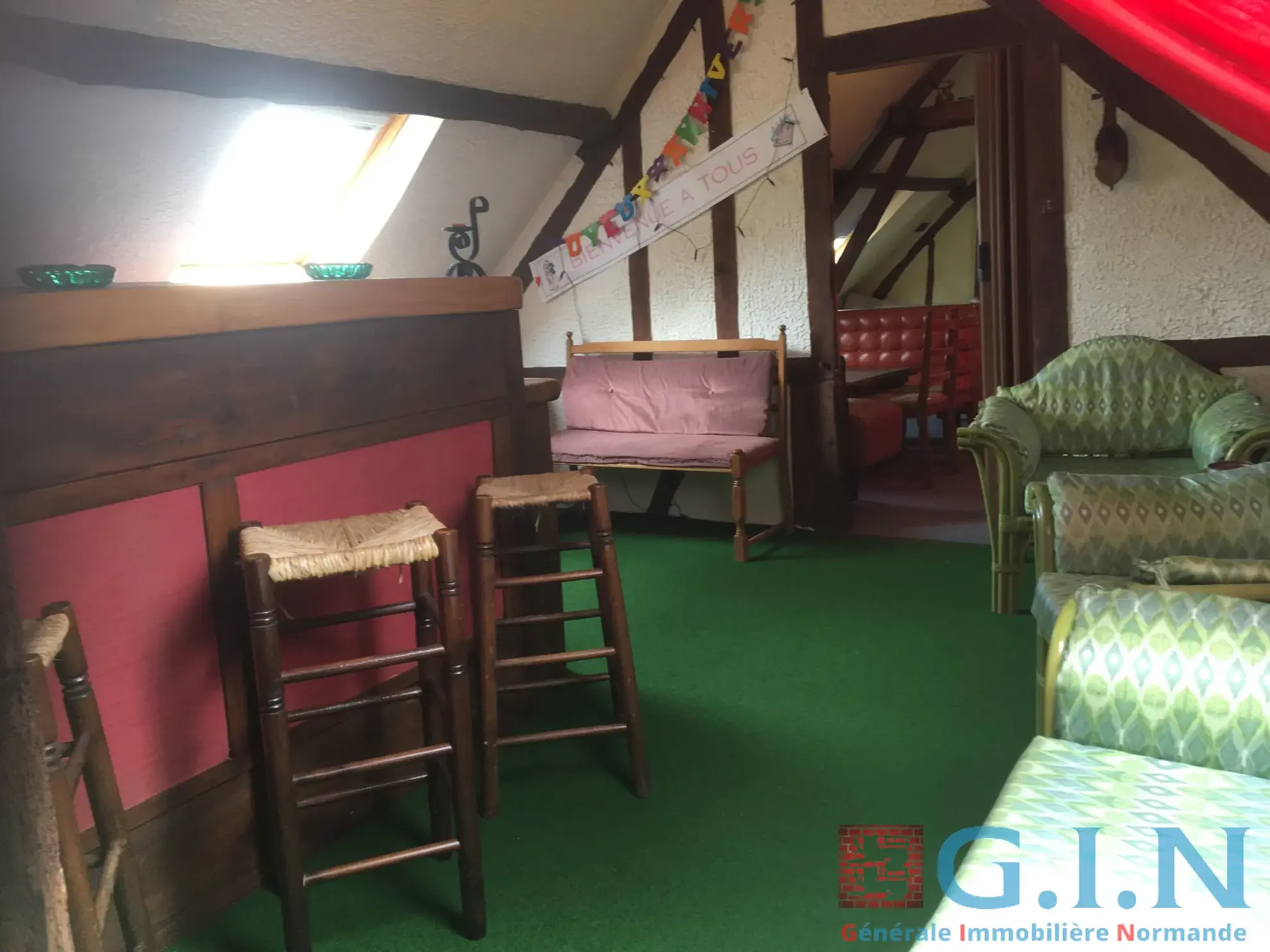 Maison de maître à Boos avec dépendance et jardin arboré 
