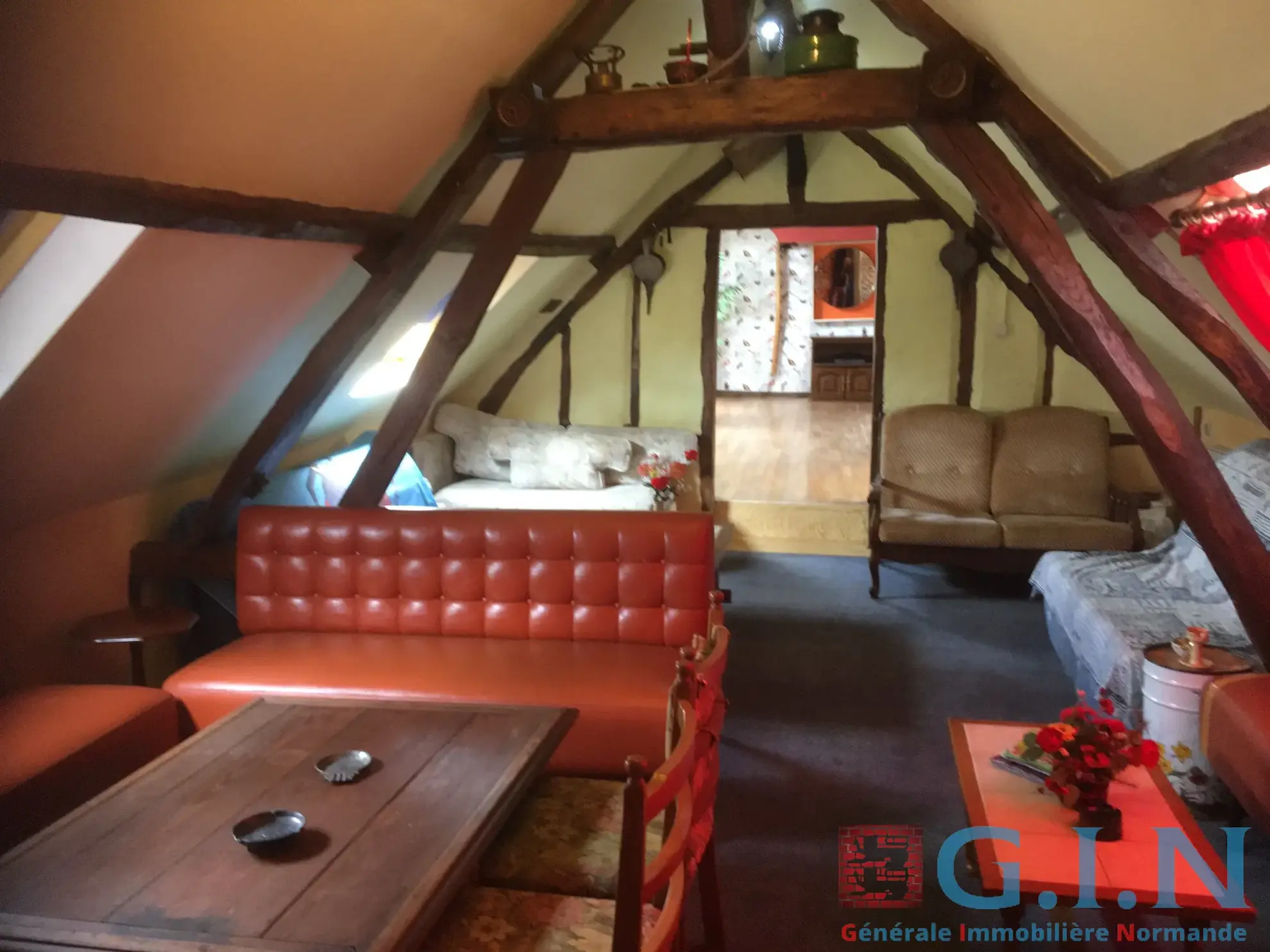 Maison de maître à Boos avec dépendance et jardin arboré 