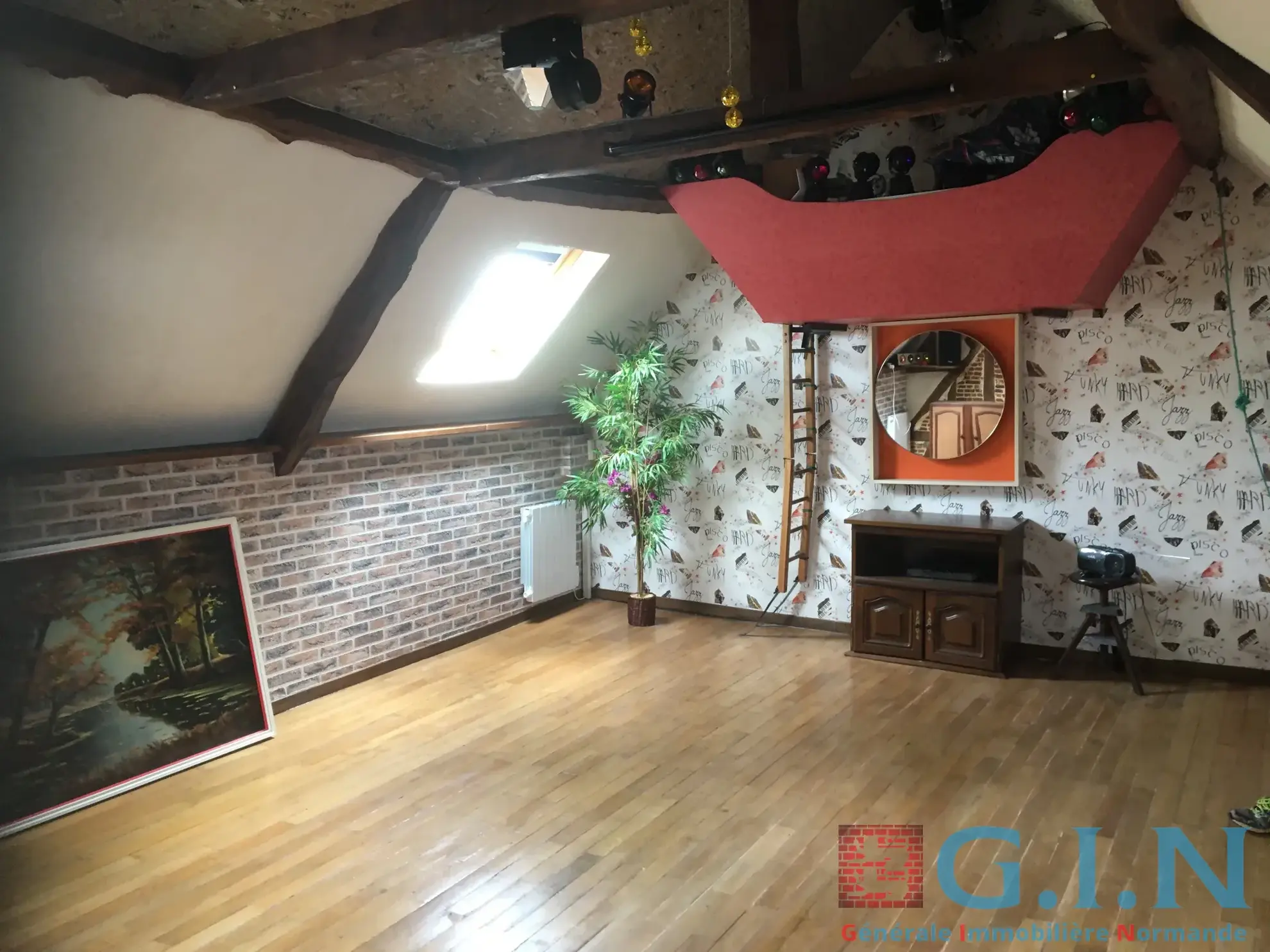 Maison de maître à Boos avec dépendance et jardin arboré 