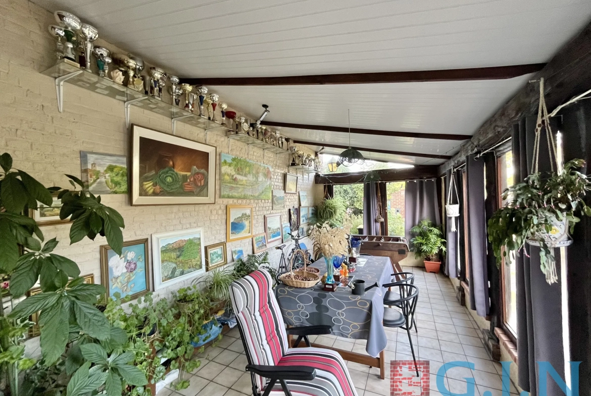 Maison de maître à Boos avec dépendance et jardin arboré 