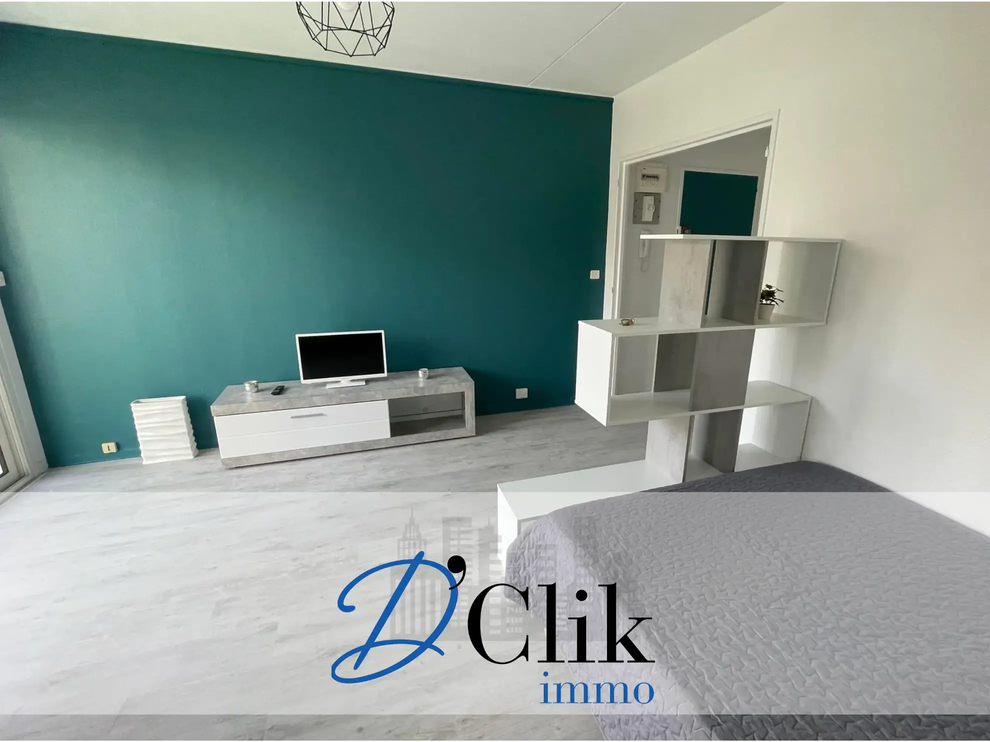 Appartement T1 bis rénové à Laval proche piscine avec balcon 