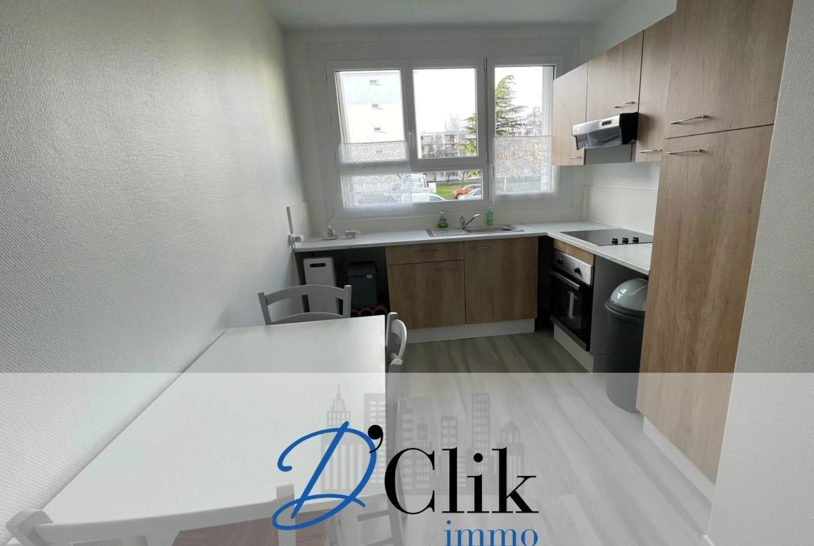 Appartement T1 bis rénové à Laval proche piscine avec balcon 