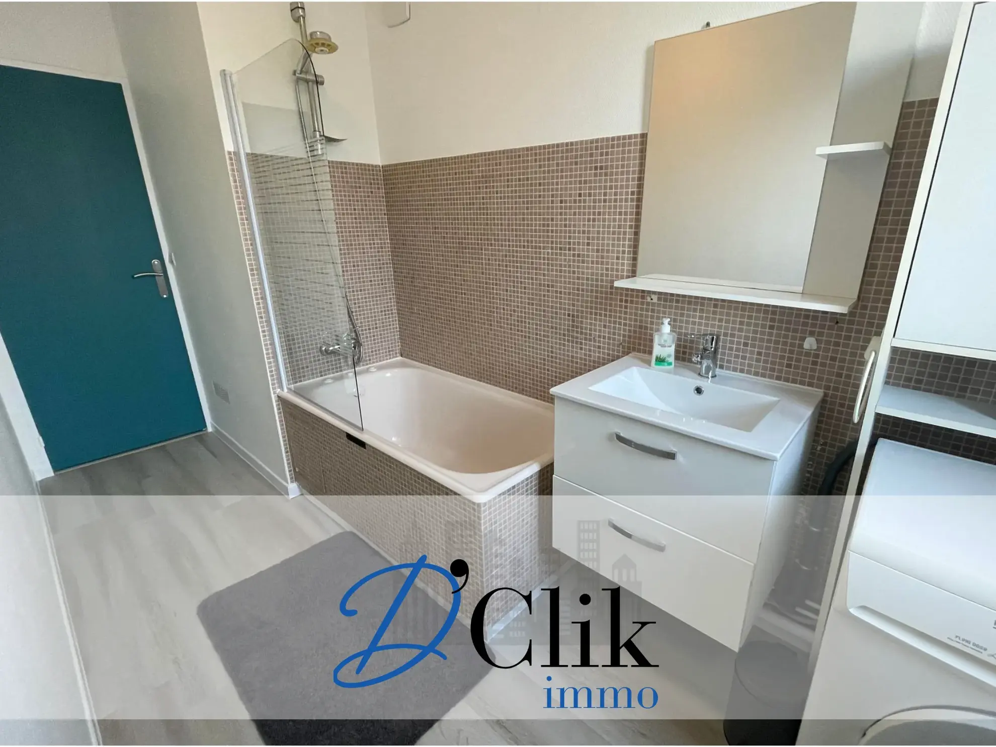 Appartement T1 bis rénové à Laval proche piscine avec balcon 