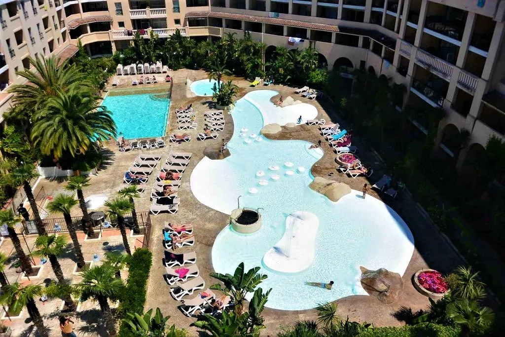 Appartement T3 de 40m² avec vue mer à Cannes La Bocca 