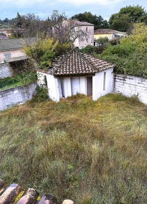 Villa à vendre à Milhaud – 144 m², 3 chambres, garage, prix de départ 60 000 € 