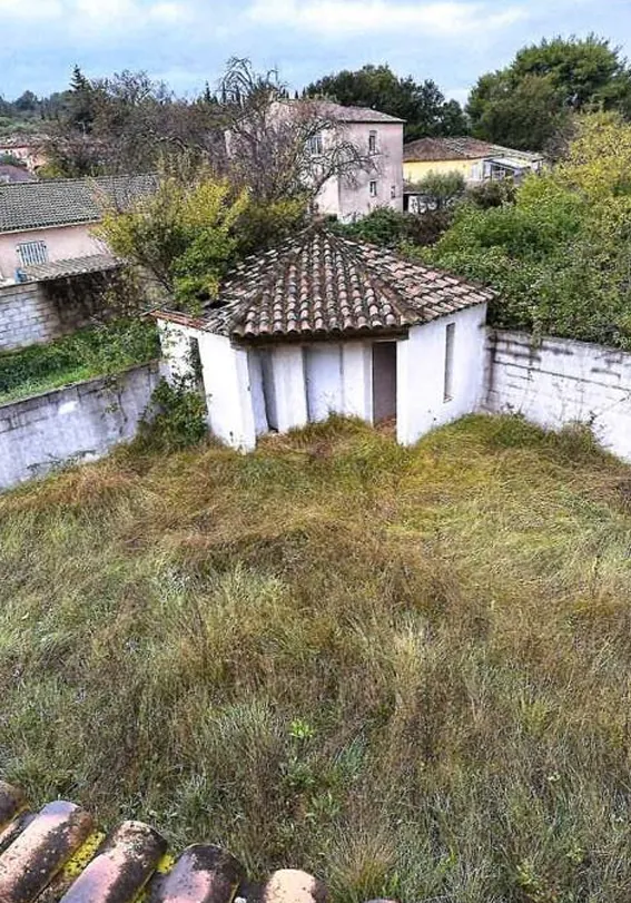 Villa à vendre à Milhaud – 144 m², 3 chambres, garage, prix de départ 60 000 € 