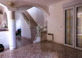Villa à vendre à Milhaud – 144 m², 3 chambres, garage, prix de départ 60 000 € 