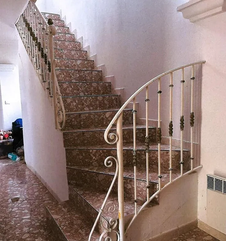 Villa à vendre à Milhaud – 144 m², 3 chambres, garage, prix de départ 60 000 € 